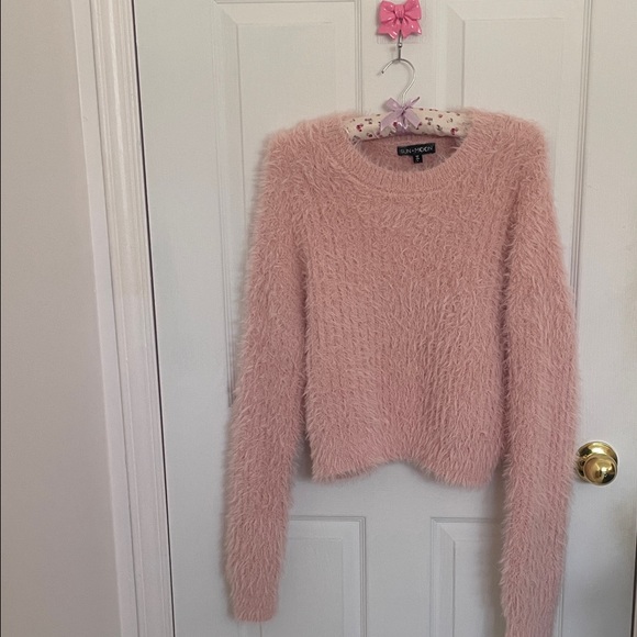 🌸🎀 SUN + MOON Light Pink Fuzzy Cropped Sweater Size L - Picture 4 of 6
